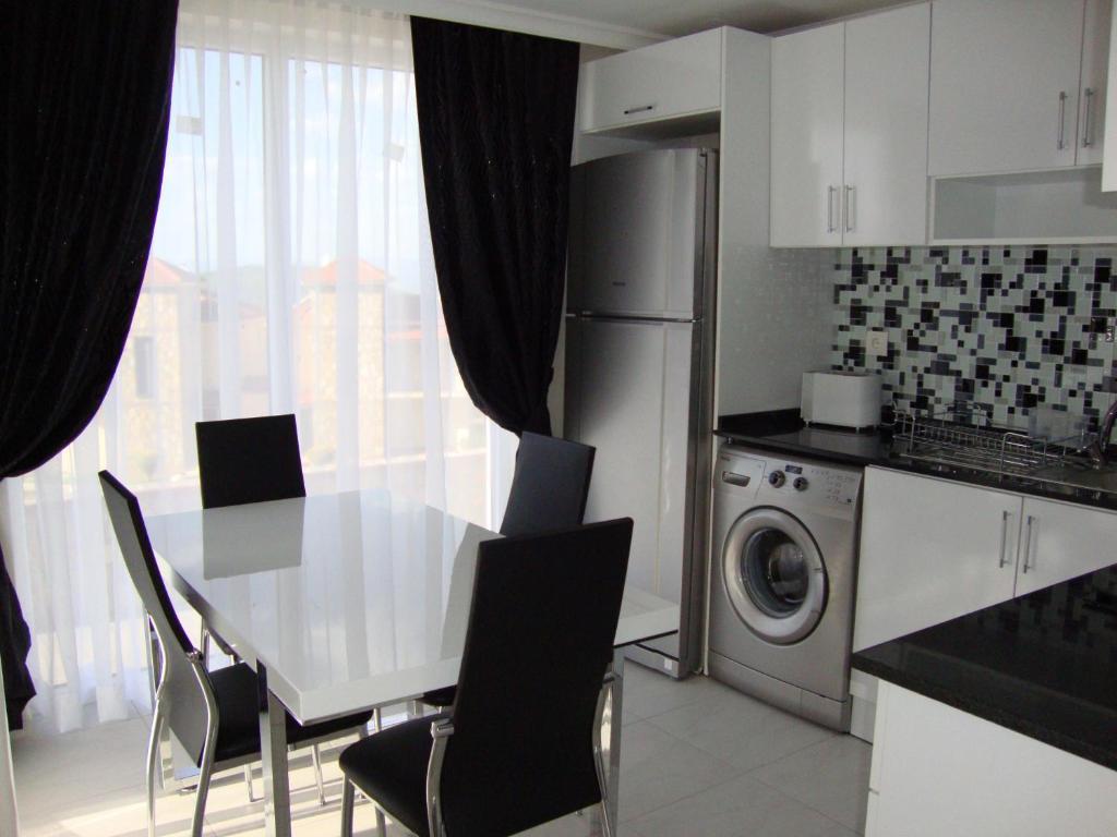 Orka Gardens Apartments 올루데니스 객실 사진